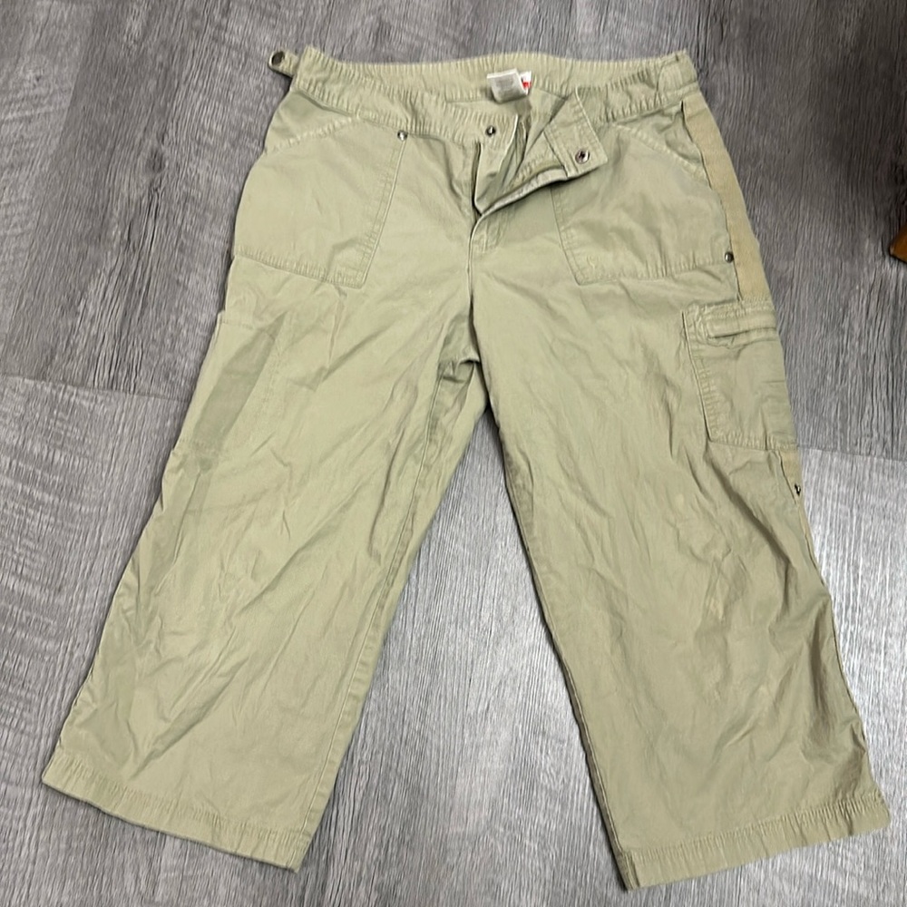 Danskin Capri ladies M 8-10